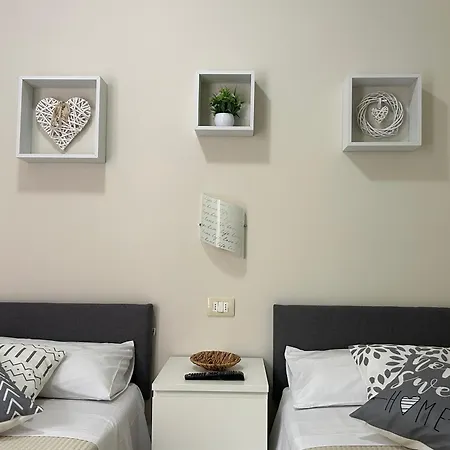 Regina Apartment *